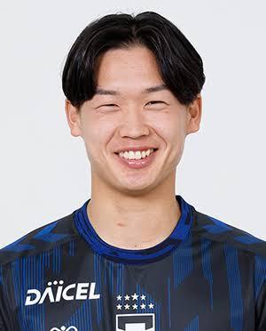 记者：多特签18岁日本中场山本天翔，交易形式为租借并含买断选项